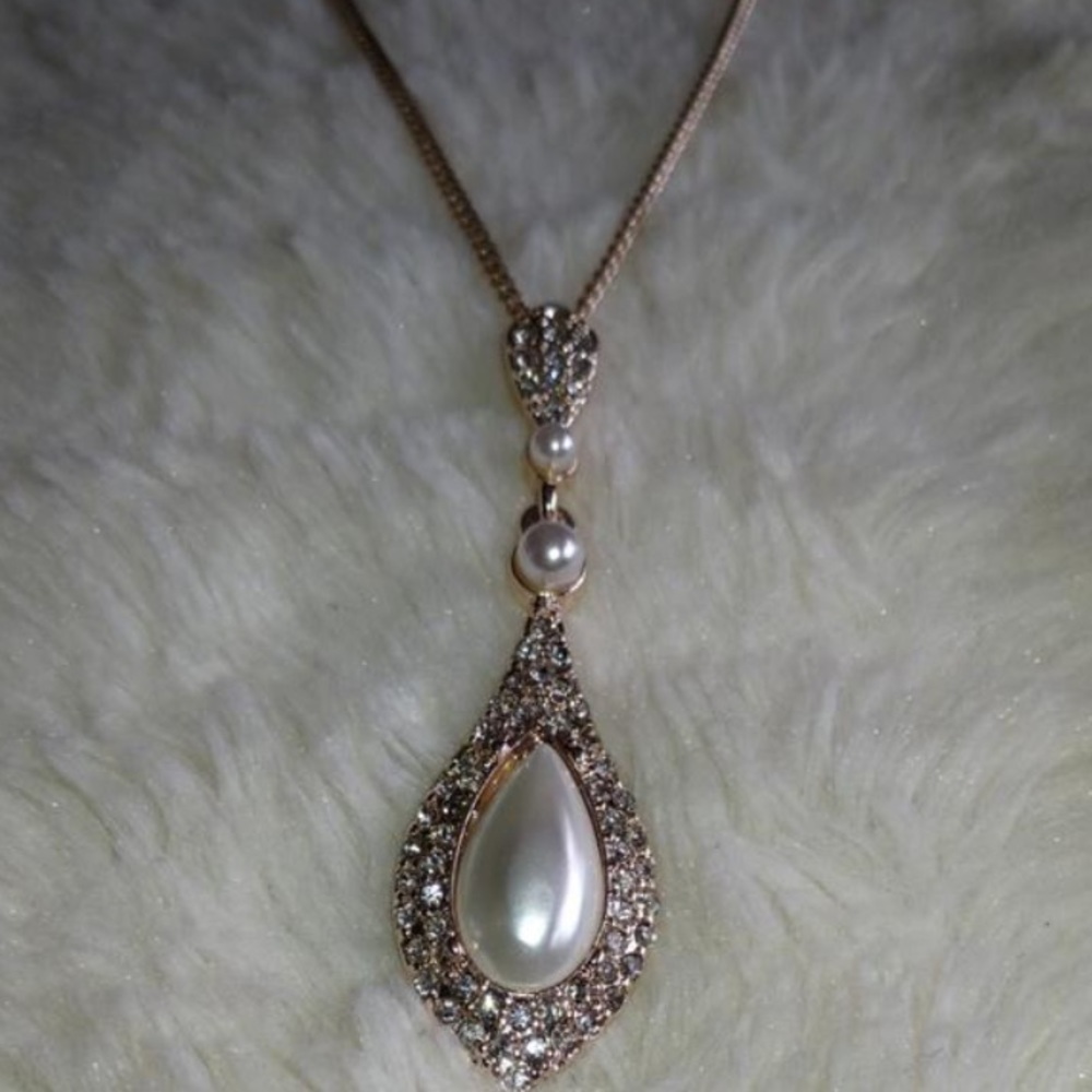 Elegant Pearl Princess Necklace